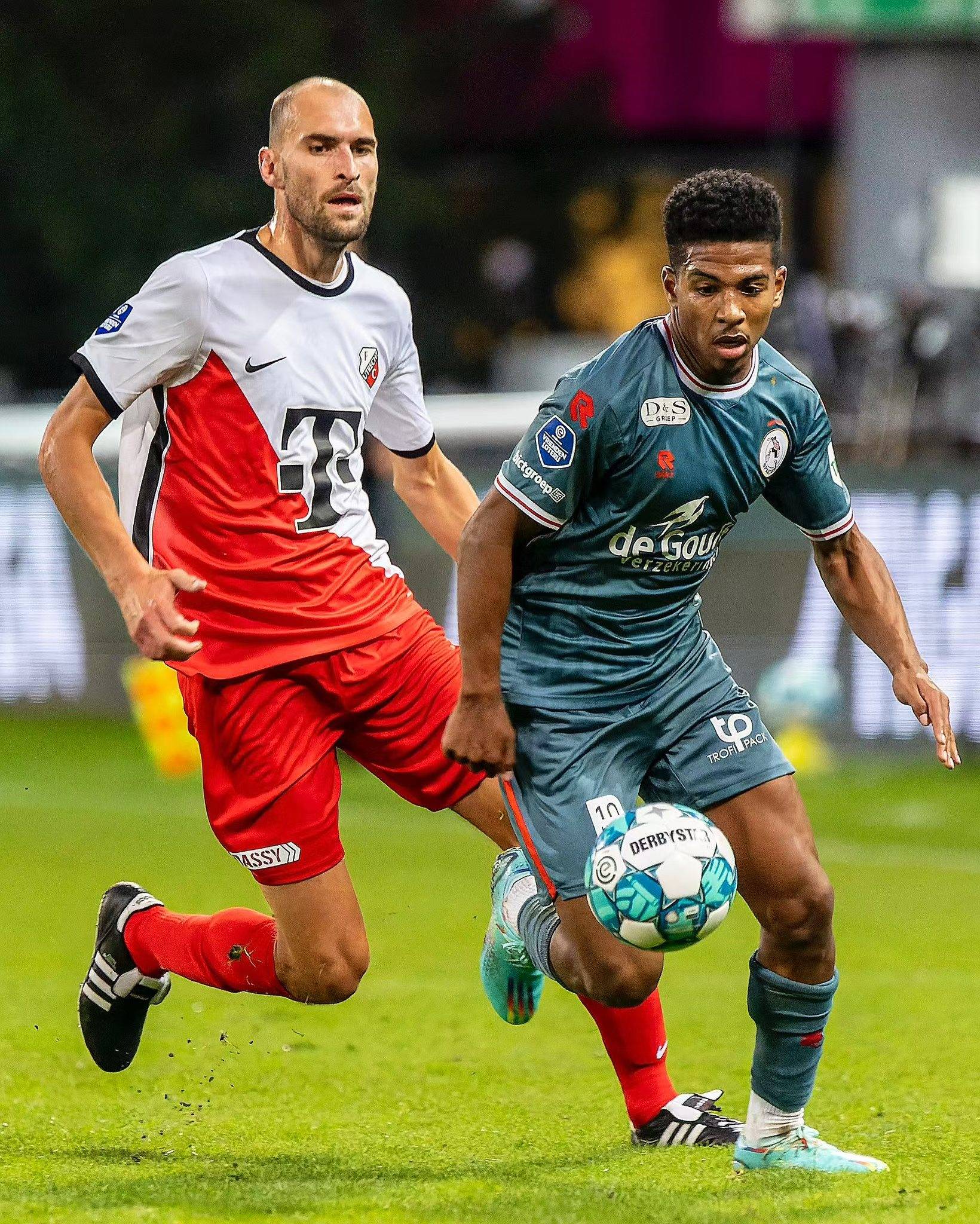 篮球篮网外援突然爆发，全场砍下35分