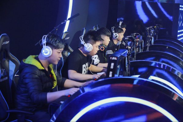 无畏契约手游定档8月19日！潮流FPS来“瓦手”秀